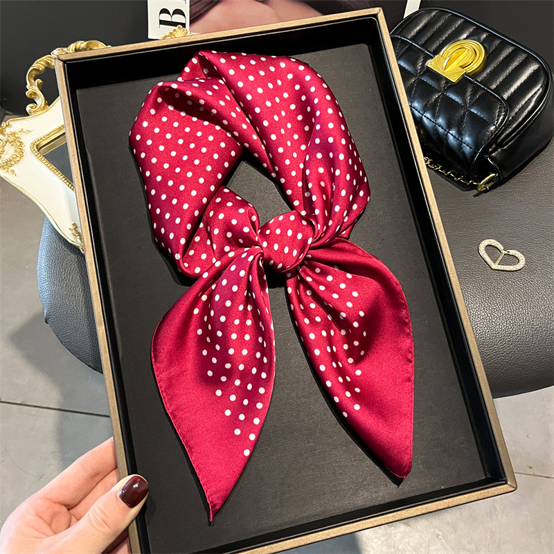 Luxury Bags China - 女性のための豪華なシルクのスカーフ,春と夏のための花の装飾が施された小さなヘッドバンド,卸売